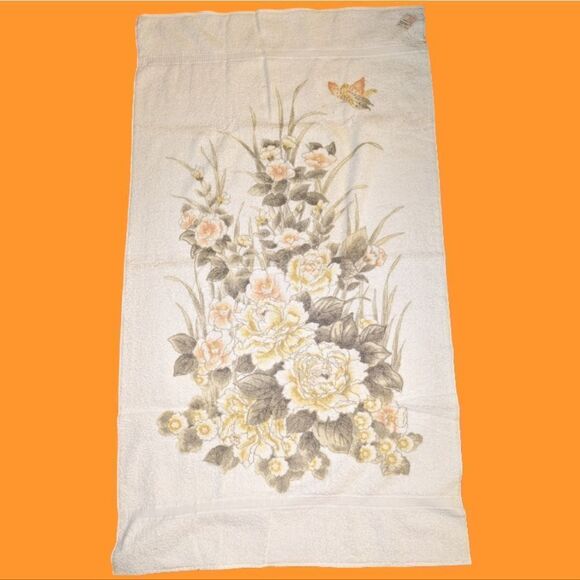 Vintage Canon white towel set‎ with floral and butterfly print - Picture 4 of 11